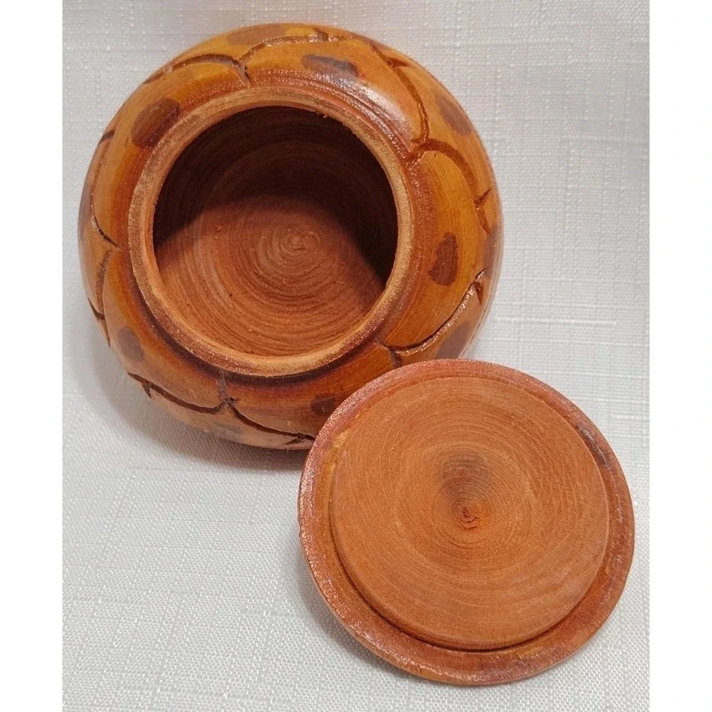Vintage Hand Carved Two Tone Etched Wooden Lidded Trinket Spice Box 3